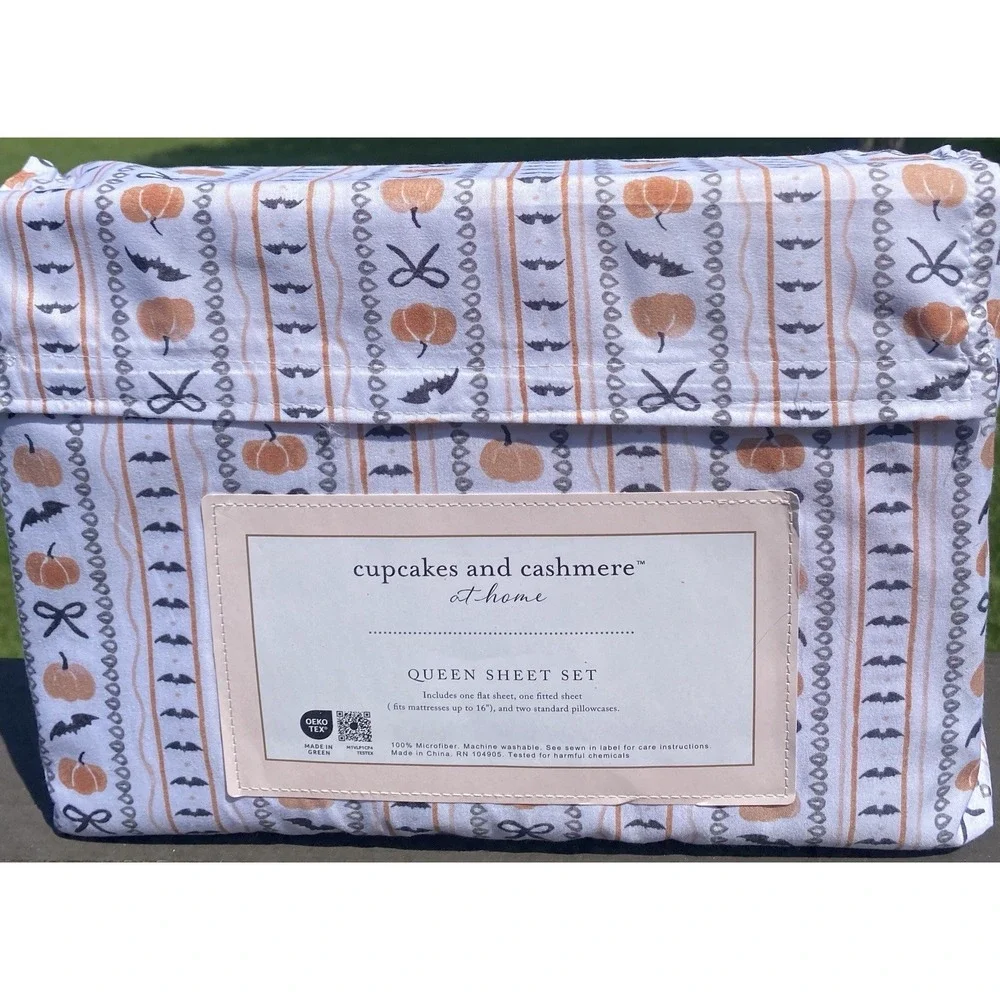 Cupcakes and Cashmere Halloween Queen Sheet Set Pumpkin Bat Bow Stripes New